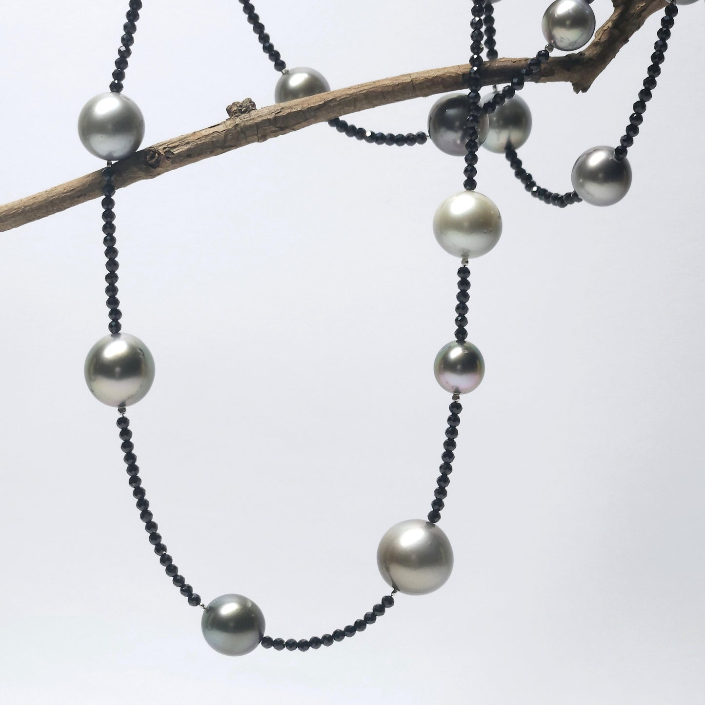 Tahitian Pearl and Black Spinel Necklet