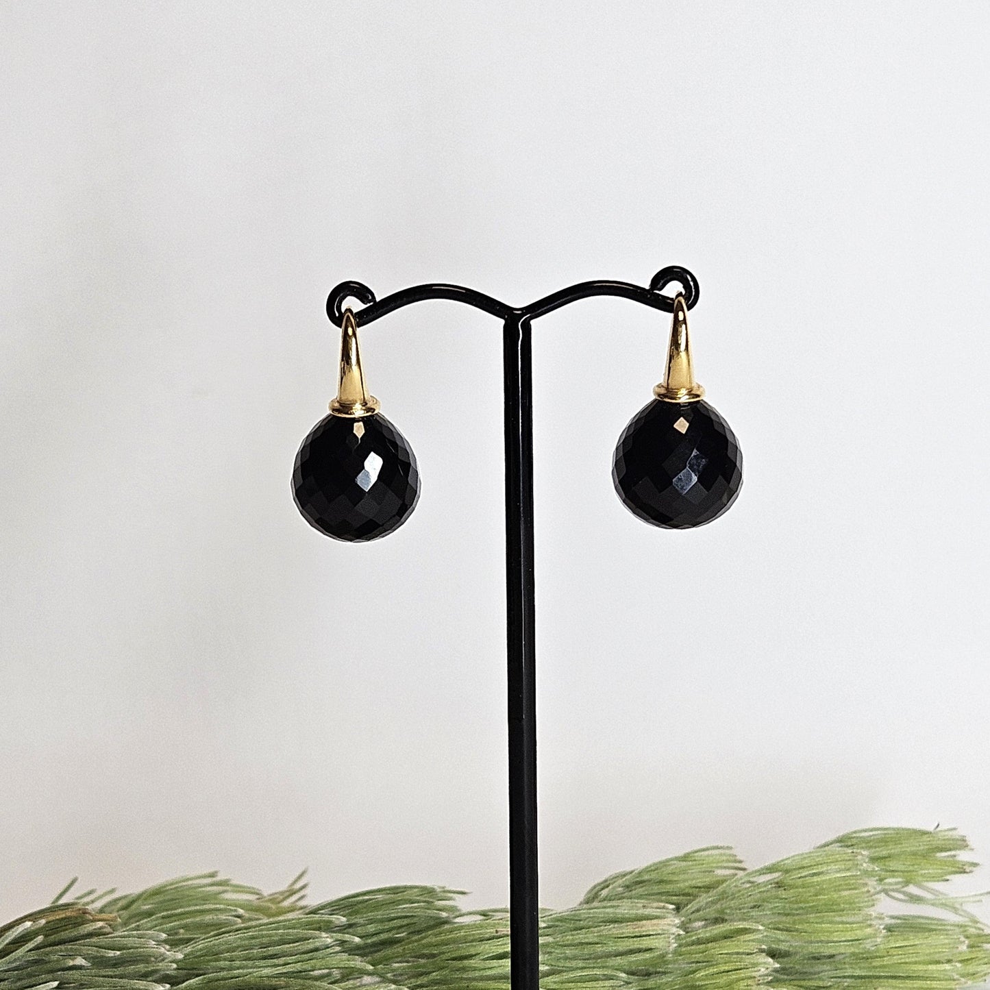 Faceted Onyx earings with horn shaped hook earings